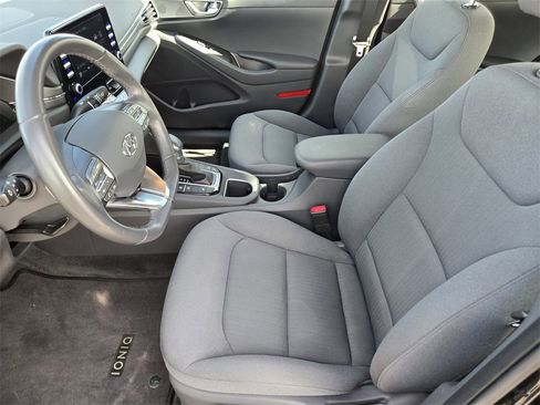 Used 2022 Hyundai Ioniq SE image 7