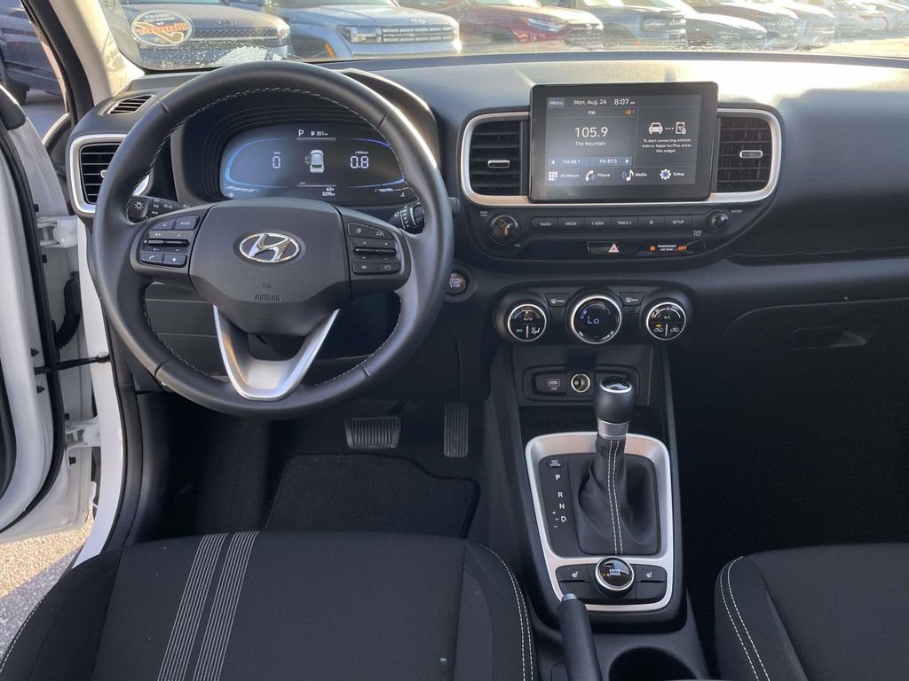 Certified 2026 Hyundai Venue SEL FWD image 4