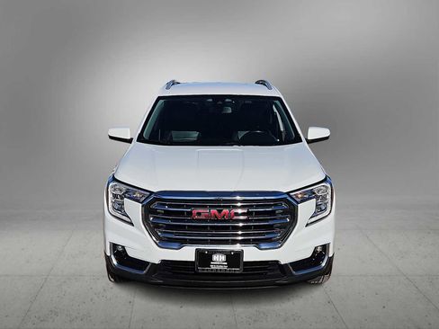 Used 2022 GMC Terrain SLT image 3