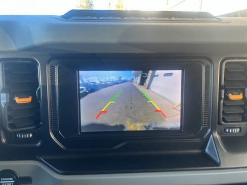 Used 2022 Ford Bronco Badlands image 21