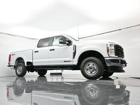 New 2025 Ford F250 XL w/ XL Chrome Package image 40