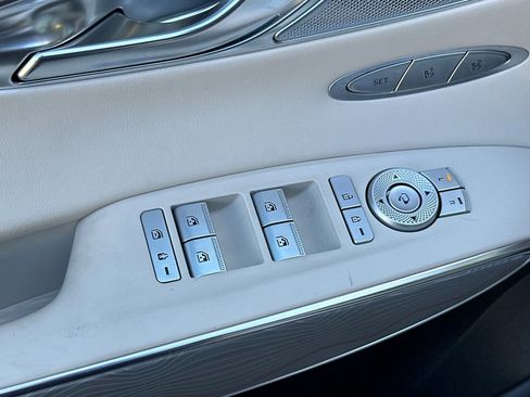 Used 2022 Genesis GV70 2.5T w/ Advanced Package image 13