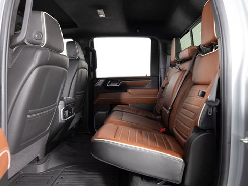 Used 2025 GMC Sierra 3500 Denali Ultimate AWD/4WD image 19