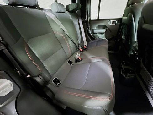 Used 2022 Jeep Gladiator Rubicon w/ Trailer Tow Package image 25