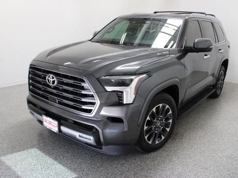 Used 2026 Toyota Sequoia Limited AWD/4WD image 2