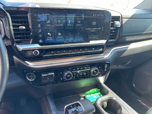 Used 2024 Chevrolet Silverado 1500 LT Trail Boss w/ LT Trail Boss Premium Package image 19