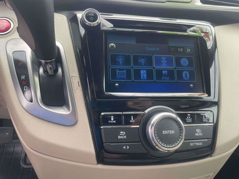 Used 2017 Honda Odyssey SE image 16