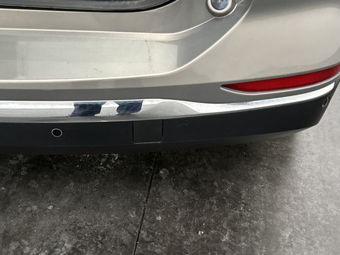Used 2018 Chevrolet Equinox LT AWD/4WD image 16