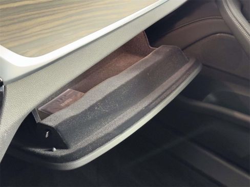 Used 2022 BMW 530i xDrive w/ Convenience Package image 31