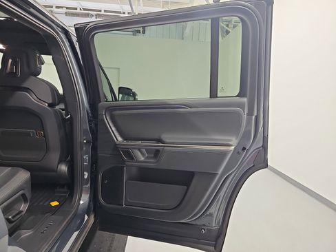 Used 2024 Rivian R1S Adventure AWD/4WD image 19