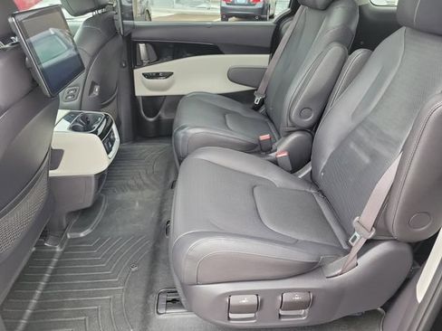Used 2024 Kia Carnival SX Prestige FWD image 15