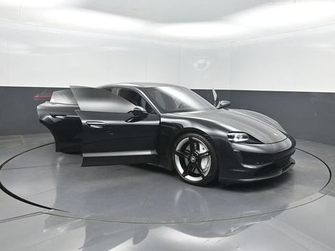 Used 2020 Porsche Taycan 4S AWD/4WD image 39
