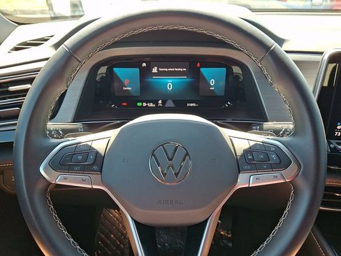 Used 2024 Volkswagen Atlas Cross Sport SE AWD/4WD image 18