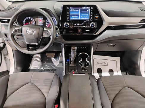 Used 2021 Toyota Highlander L image 50