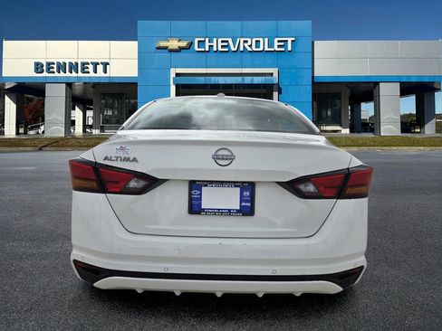 Used 2025 Nissan Altima 2.5 SV FWD image 5