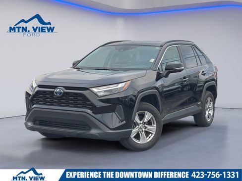 Used 2023 Toyota RAV4 XLE image 1