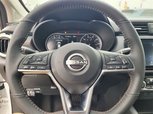 New 2025 Nissan Versa SR w/ Trunk Package image 12