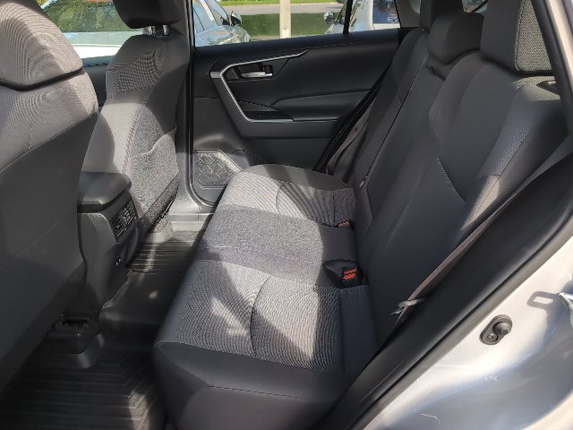 Used 2019 Toyota RAV4 XLE w/ Convenience Package FWD image 23
