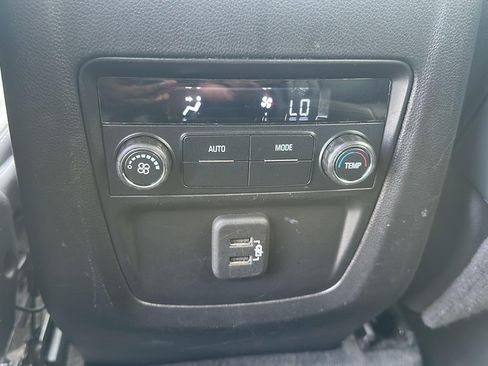 Used 2021 Buick Enclave Essence AWD/4WD image 25