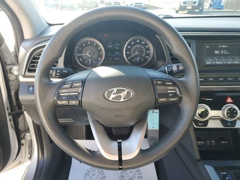 Used 2019 Hyundai Elantra SE w/ Cargo Package image 14
