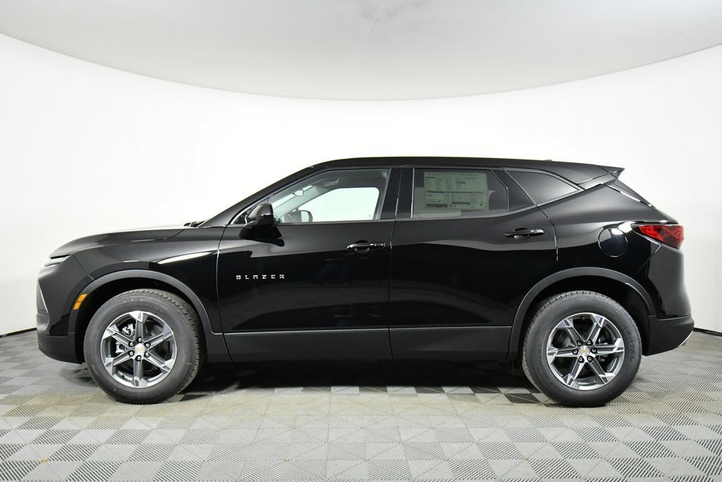 New 2026 Chevrolet Blazer LT w/ LPO, Floor Liner Package AWD/4WD image 16