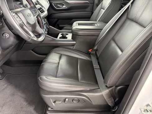 Used 2024 Chevrolet Suburban RST w/ Luxury Package RWD image 13