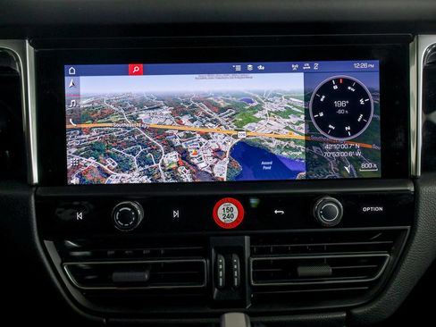 Certified 2026 Porsche Macan AWD/4WD image 27