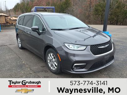 Used 2023 Chrysler Pacifica Touring-L