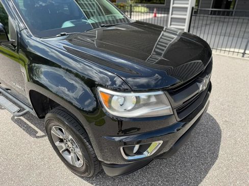 Used 2017 Chevrolet Colorado Z71 AWD/4WD image 2