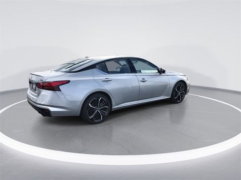 Used 2024 Nissan Altima 2.5 SR image 8