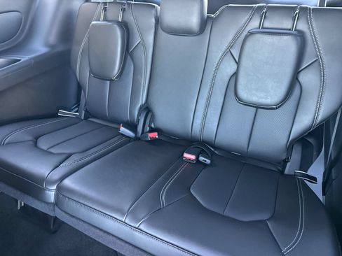 New 2027 Chrysler Pacifica Select FWD image 14