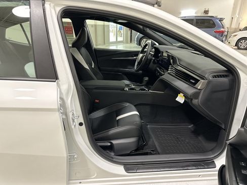 Used 2026 Toyota Camry SE w/ Multimedia Upgrade Package image 36