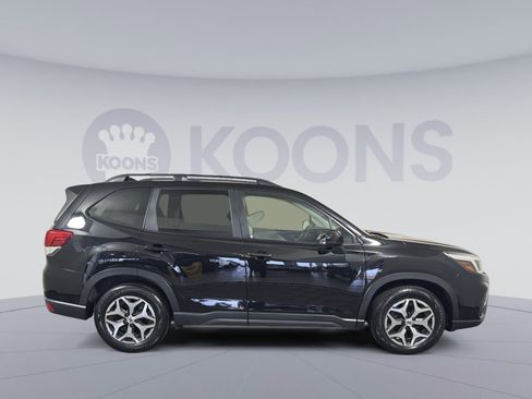 Used 2020 Subaru Forester Premium image 8