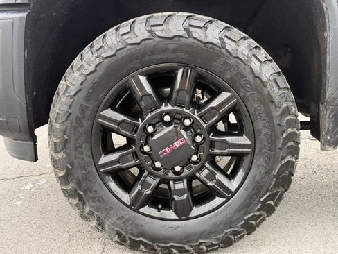 Used 2024 GMC Sierra 2500 AT4 w/ AT4 Preferred Package AWD/4WD image 10