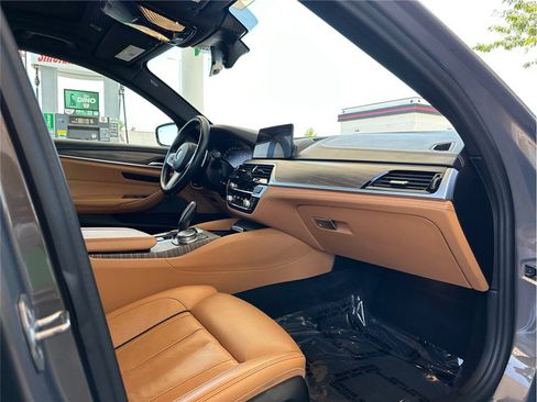 Used 2020 BMW M550i xDrive w/ Executive Package AWD/4WD image 48