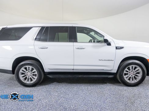 Used 2023 GMC Yukon SLT AWD/4WD image 8
