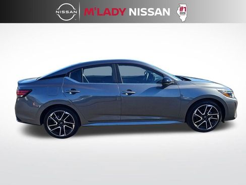 Used 2025 Nissan Sentra SR image 6