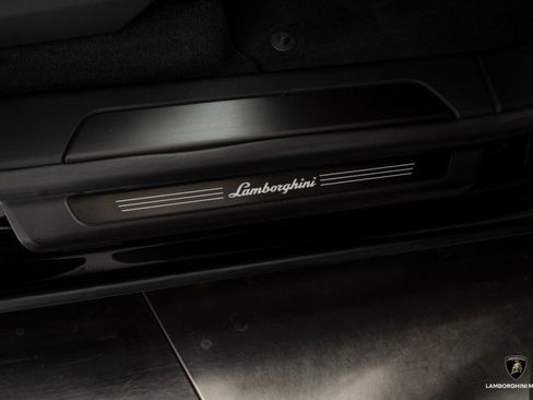 Used 2024 Lamborghini Urus S image 45