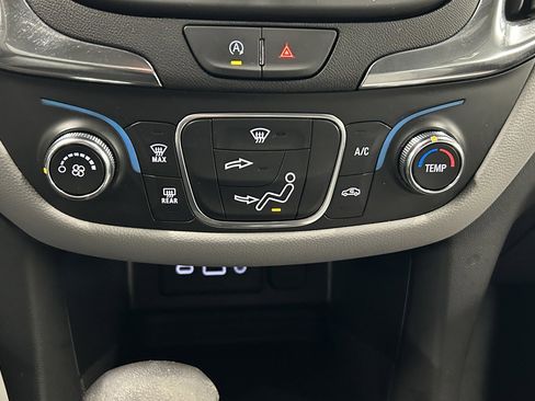 Used 2024 Chevrolet Equinox LS w/ LS Convenience Package image 31