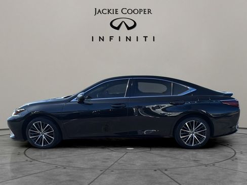 Used 2023 Lexus ES 300h w/ Premium Package image 2