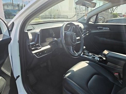Certified 2025 Kia Sportage EX w/ Premium Package FWD image 4