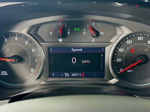 Used 2022 Chevrolet Traverse LT AWD/4WD image 11