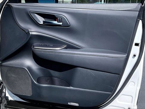 Used 2023 Toyota Crown Limited image 26