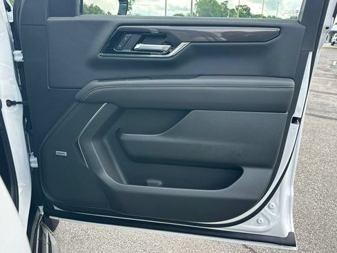 New 2026 GMC Yukon XL Elevation w/ Elevation Premium Package RWD image 15