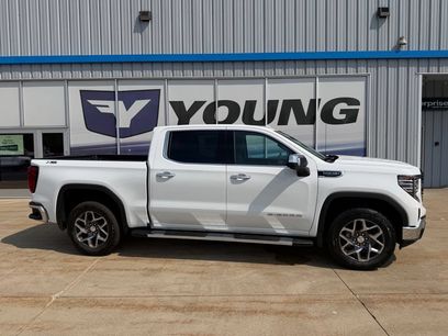 New 2026 GMC Sierra 1500 SLT w/ SLT Premium Package