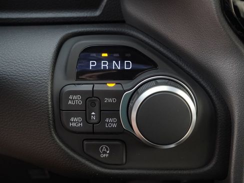 New 2026 RAM 1500 4x4 Crew Cab image 17