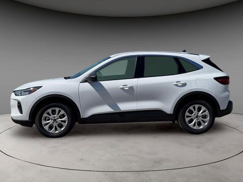 Used 2024 Ford Escape Active w/ Cold Weather Package FWD image 5