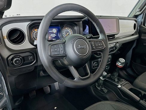 Used 2025 Jeep Wrangler Unlimited Sport AWD/4WD image 9