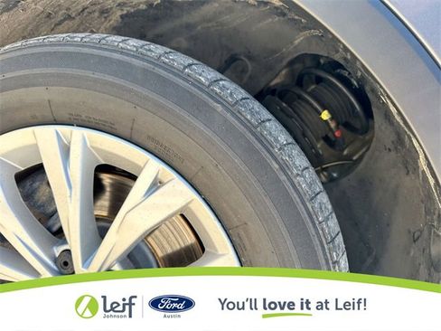 Used 2018 Volkswagen Tiguan SE w/ Panoramic Sunroof Package image 38