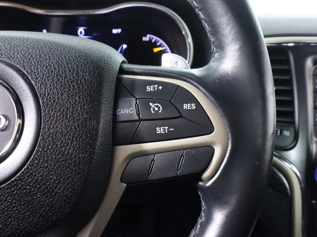 Used 2016 Jeep Grand Cherokee Laredo w/ Quick Order Package 23E AWD/4WD image 14